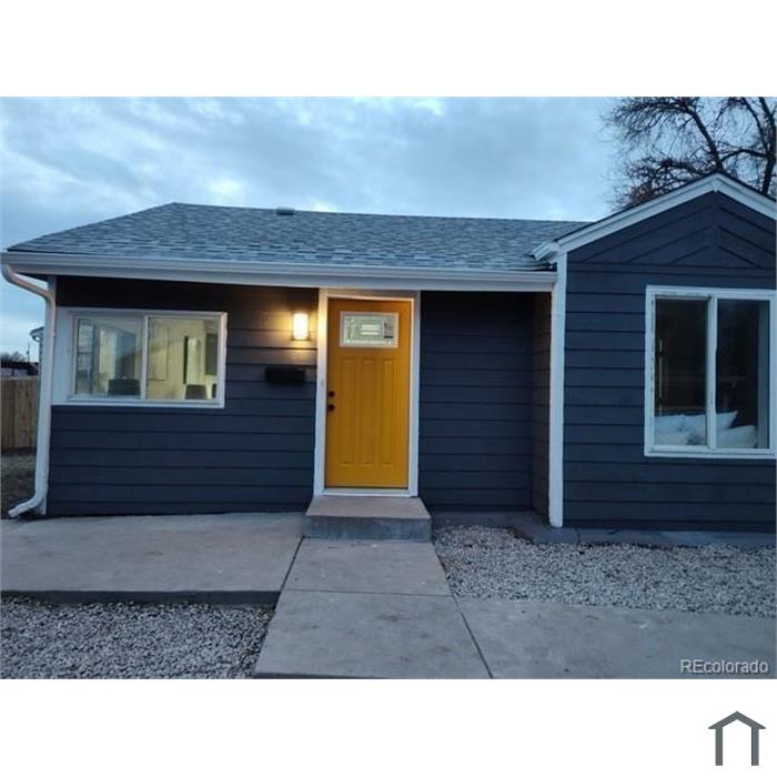 3433 W Alaska Pl